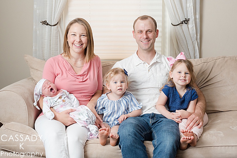 Family of five picture with their third newborn girl in Lansdale, PA for the 2020 photography review