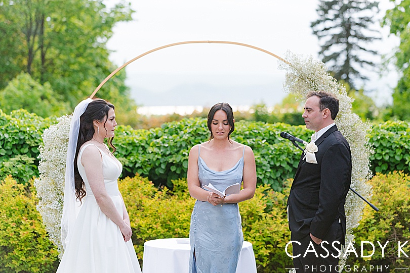 Bride and groom getting married at Briarcliff Manor